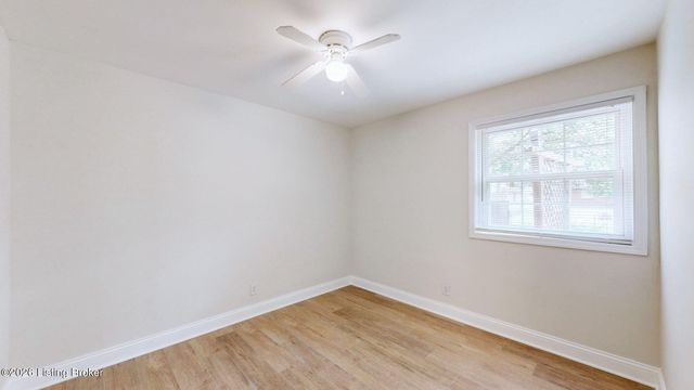 716 Glengarry Dr, Louisville, KY 40118