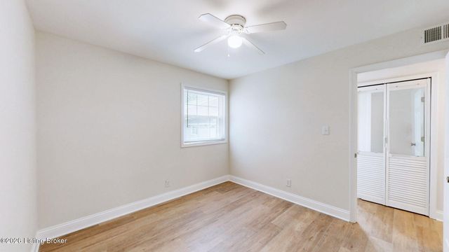 716 Glengarry Dr, Louisville, KY 40118