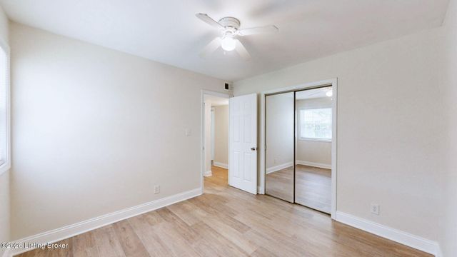 716 Glengarry Dr, Louisville, KY 40118