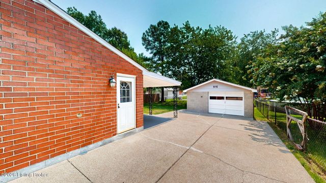 716 Glengarry Dr, Louisville, KY 40118