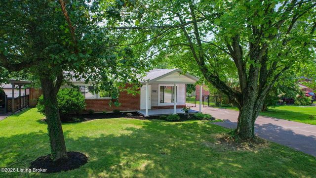 716 Glengarry Dr, Louisville, KY 40118