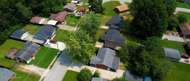 716 Glengarry Dr, Louisville, KY 40118