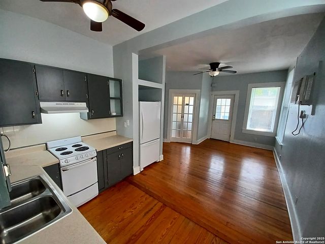 124 W MISTLETOE AVE, San Antonio, TX 78212