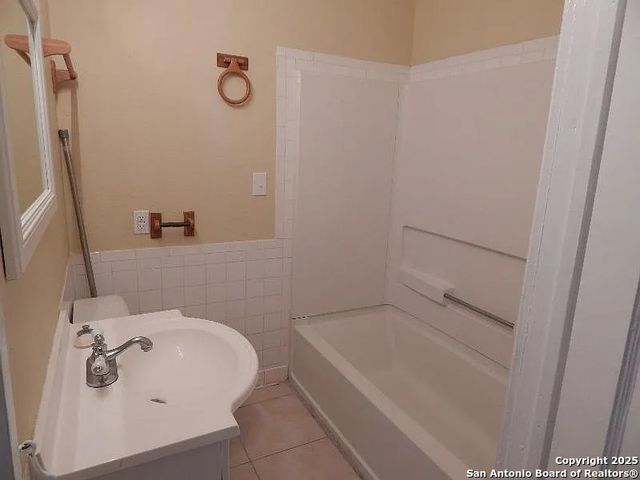 124 W MISTLETOE AVE, San Antonio, TX 78212