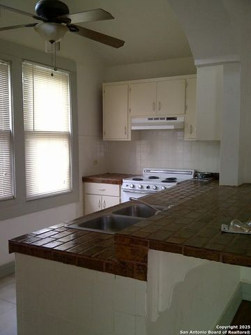 124 W MISTLETOE AVE, San Antonio, TX 78212