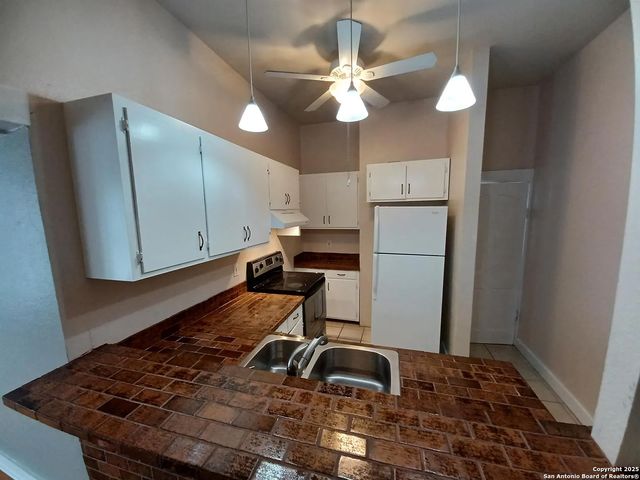 124 W MISTLETOE AVE, San Antonio, TX 78212