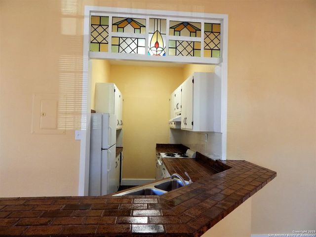 124 W MISTLETOE AVE, San Antonio, TX 78212