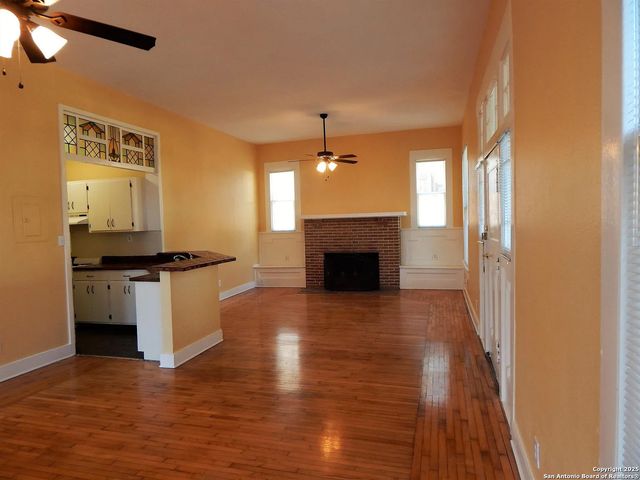 124 W MISTLETOE AVE, San Antonio, TX 78212