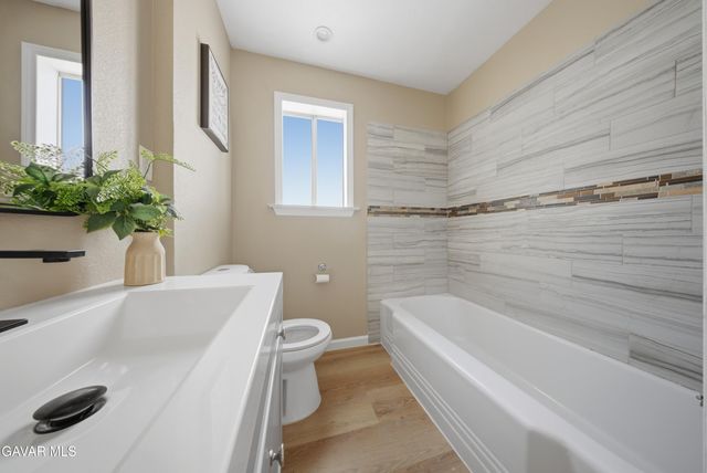 2232 W Avenue M4, Palmdale, CA 93551