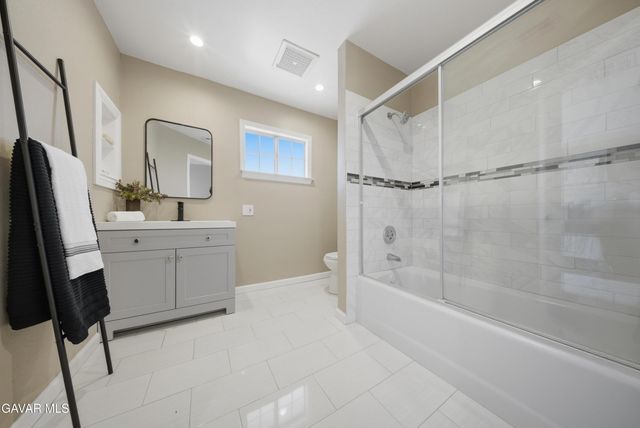 2232 W Avenue M4, Palmdale, CA 93551