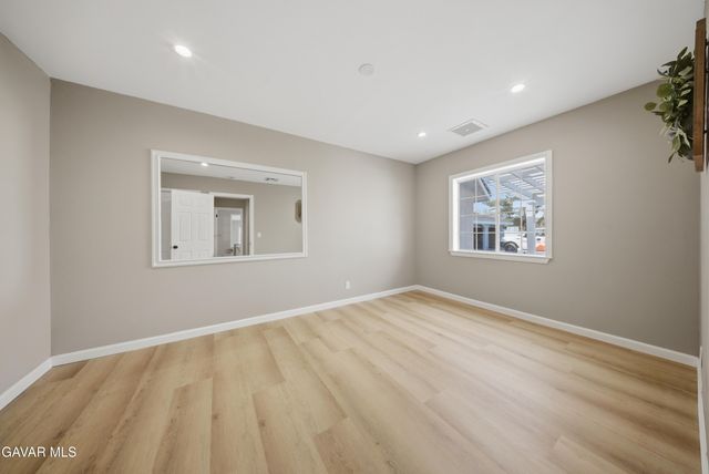 2232 W Avenue M4, Palmdale, CA 93551