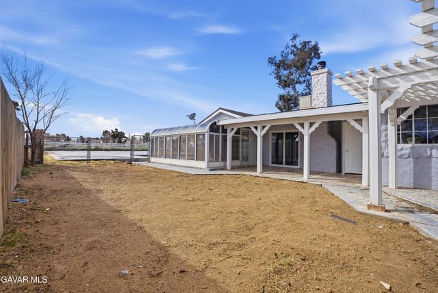 2232 W Avenue M4, Palmdale, CA 93551