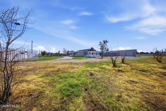 2232 W Avenue M4, Palmdale, CA 93551