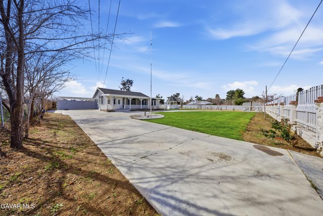 2232 W Avenue M4, Palmdale, CA 93551