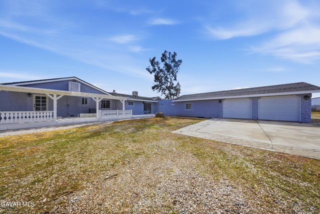 2232 W Avenue M4, Palmdale, CA 93551