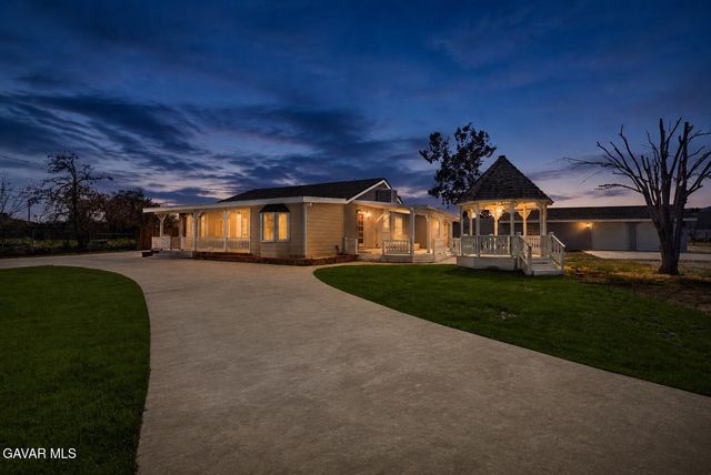 2232 W Avenue M4, Palmdale, CA 93551