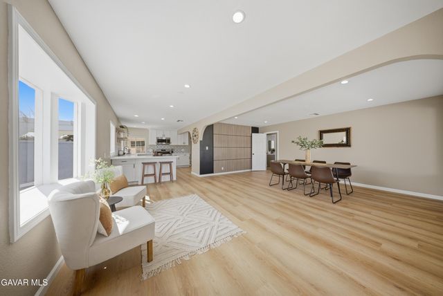 2232 W Avenue M4, Palmdale, CA 93551