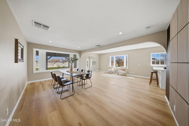 2232 W Avenue M4, Palmdale, CA 93551