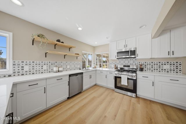 2232 W Avenue M4, Palmdale, CA 93551