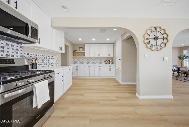 2232 W Avenue M4, Palmdale, CA 93551