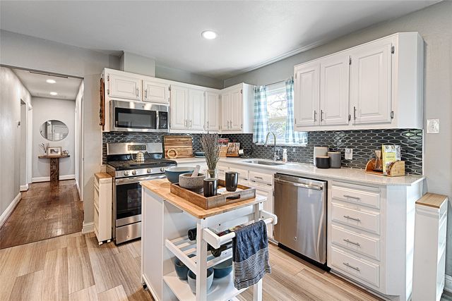 318 Hillcrest Avenue, Richardson, TX 75081