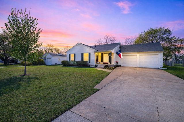 318 Hillcrest Avenue, Richardson, TX 75081