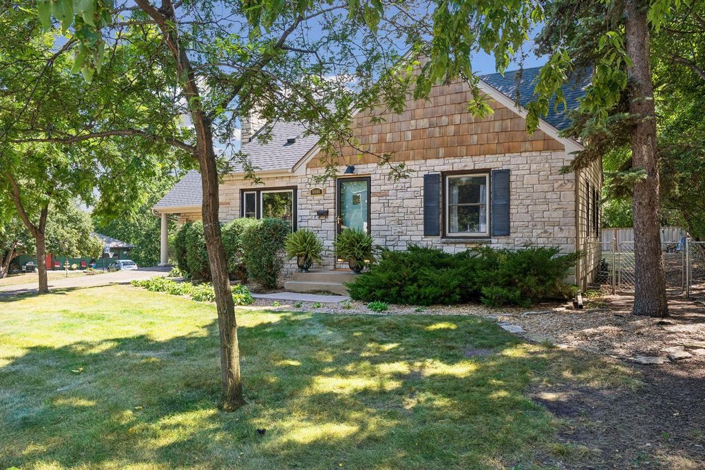6605 Cedar Lake Road S, Saint Louis Park, MN 55426 — photo 2