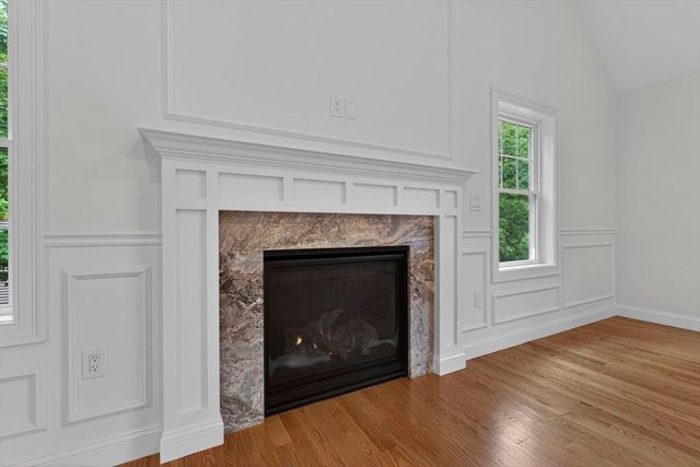 16 Skyline Dr, Billerica, MA 01821