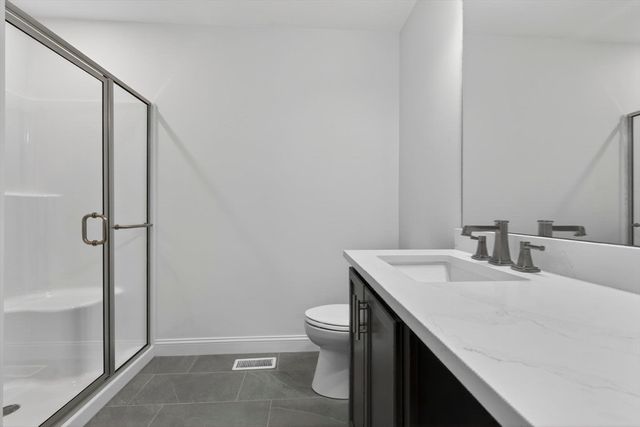 16 Skyline Dr, Billerica, MA 01821