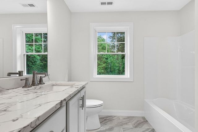 16 Skyline Dr, Billerica, MA 01821
