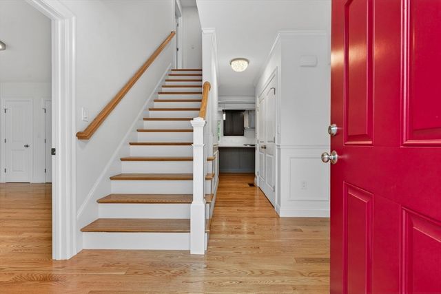 16 Skyline Dr, Billerica, MA 01821