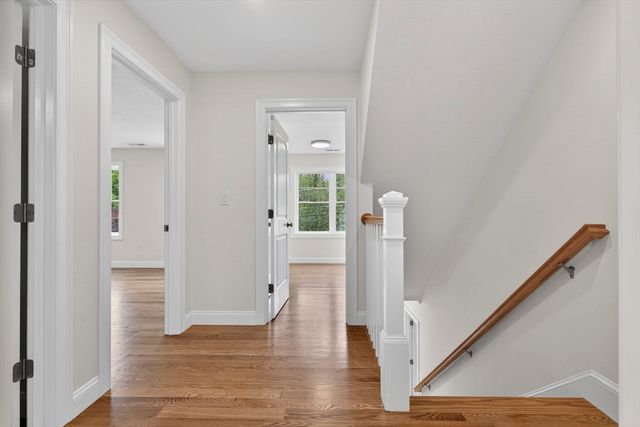 16 Skyline Dr, Billerica, MA 01821
