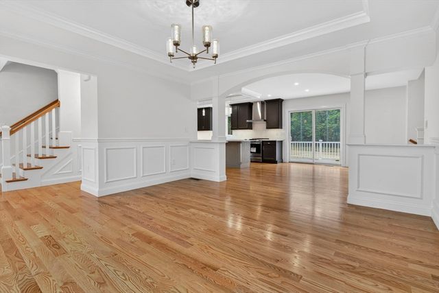 16 Skyline Dr, Billerica, MA 01821
