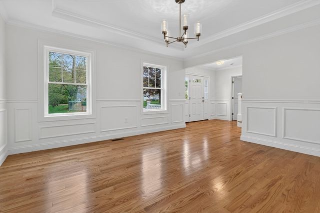 16 Skyline Dr, Billerica, MA 01821