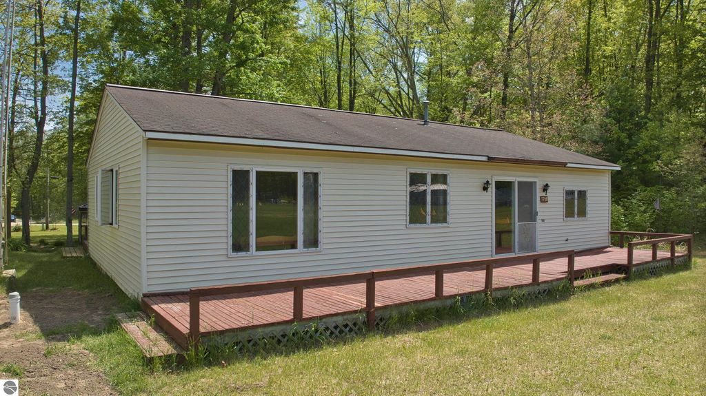 Image 4 of property listing at 7768 S Airpark Road, Weidman, MI 48893
