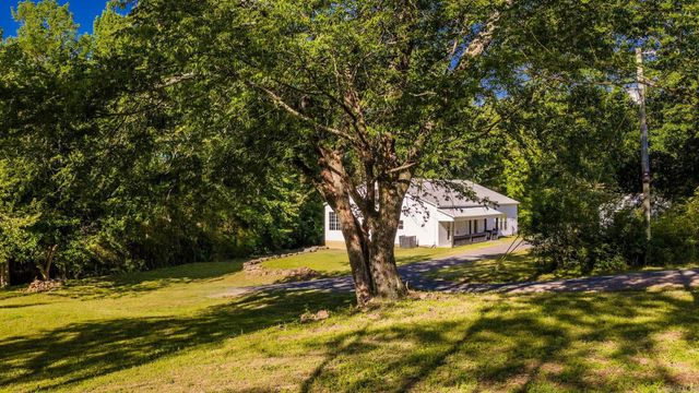 210 Kemp Street, Clinton, AR 72031
