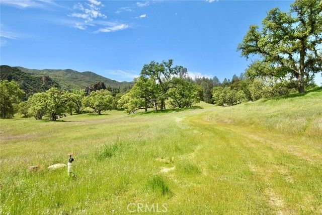 46651 Sapaque Valley, Bradley, CA 93426