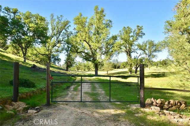 46651 Sapaque Valley, Bradley, CA 93426