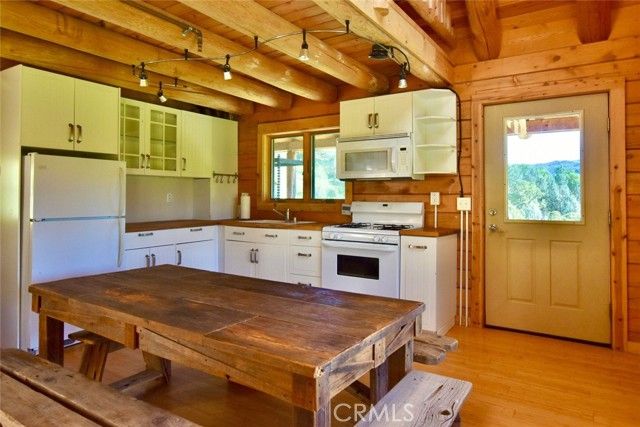 46651 Sapaque Valley, Bradley, CA 93426