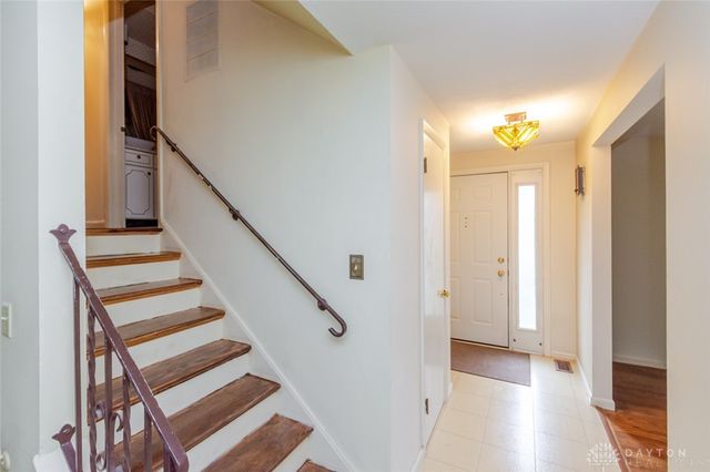 654 Sartell Drive, Fairborn, OH 45324