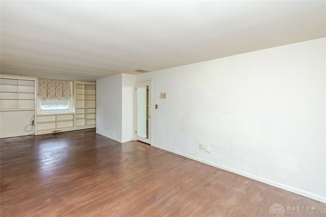 654 Sartell Drive, Fairborn, OH 45324