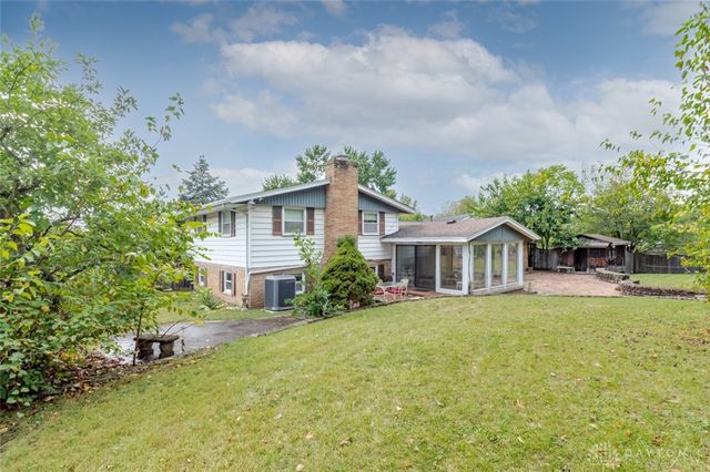 654 Sartell Drive, Fairborn, OH 45324