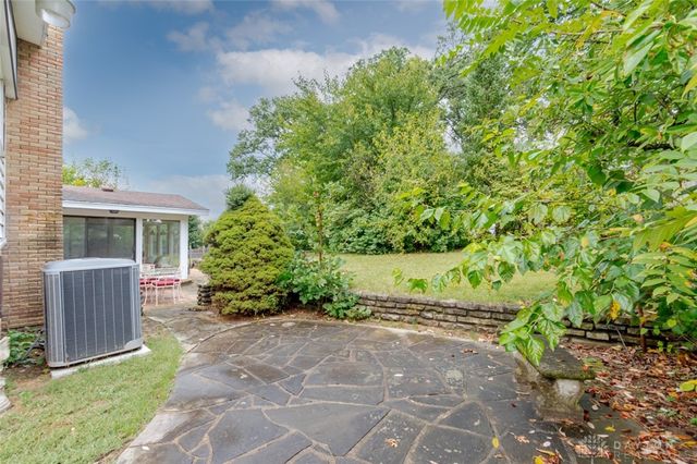 654 Sartell Drive, Fairborn, OH 45324