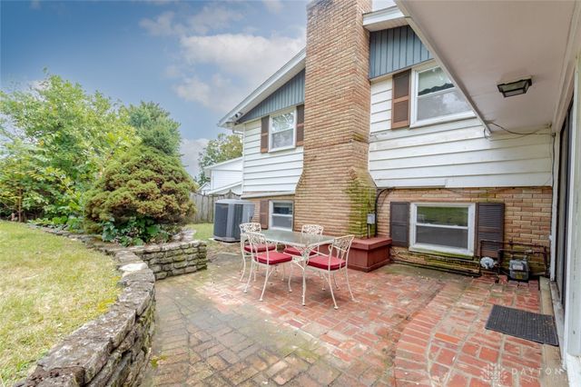 654 Sartell Drive, Fairborn, OH 45324