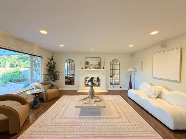 12498 Sumner Drive, Saratoga, CA 95070