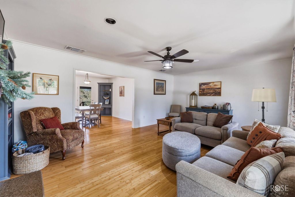 Image 10 of property listing at 2312 Live Oak Street, San Angelo, TX 76901