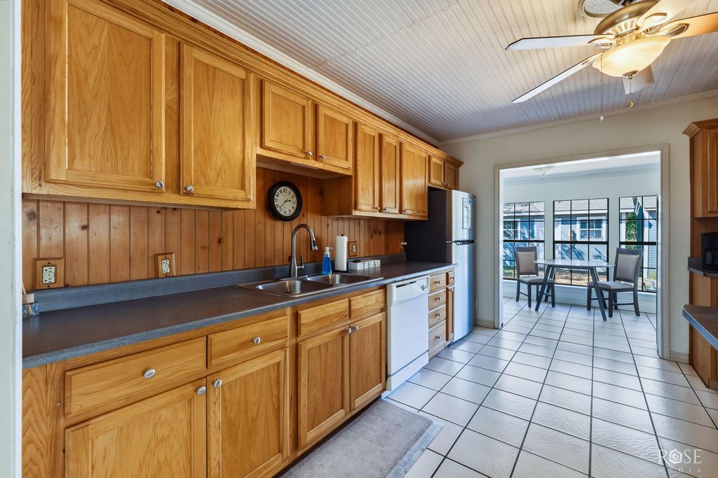 Image 12 of property listing at 2312 Live Oak Street, San Angelo, TX 76901