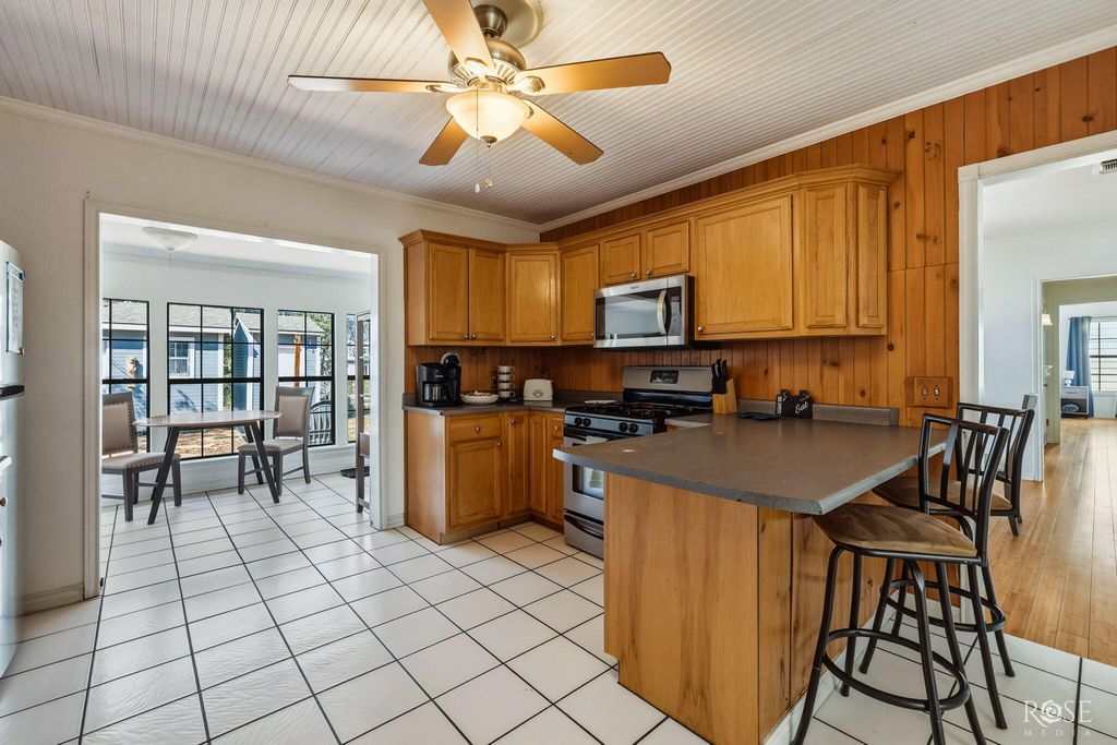 Image 13 of property listing at 2312 Live Oak Street, San Angelo, TX 76901