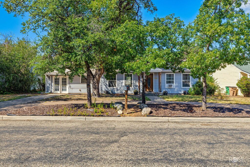 Image 2 of property listing at 2312 Live Oak Street, San Angelo, TX 76901