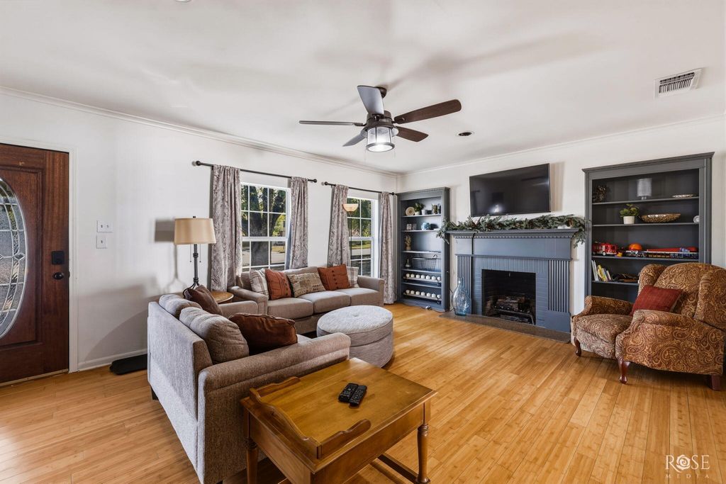 Image 9 of property listing at 2312 Live Oak Street, San Angelo, TX 76901